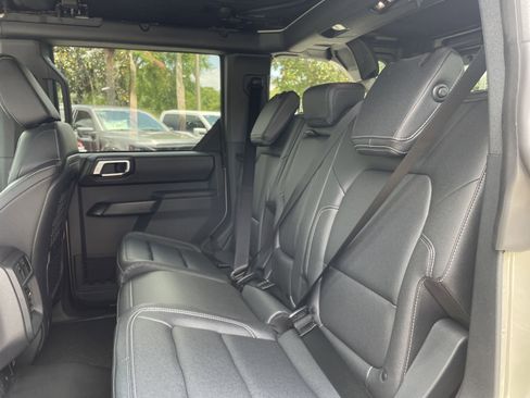 New 2025 Ford Bronco Badlands image 36