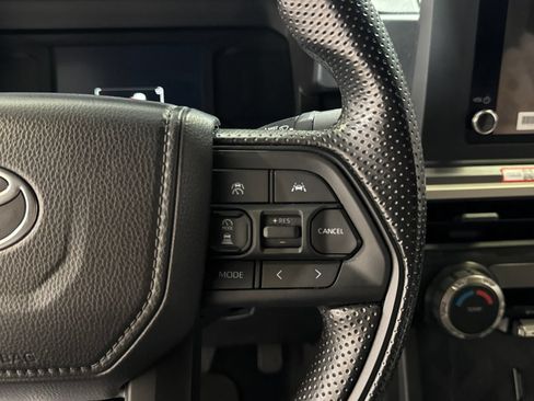 Used 2025 Toyota Tacoma SR5 AWD/4WD image 28