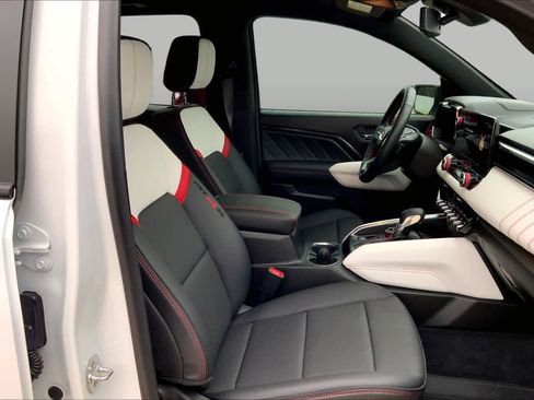 Certified 2024 GMC Canyon AT4X AWD/4WD image 9