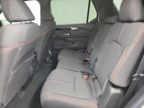 Used 2025 Honda Pilot Sport image 12