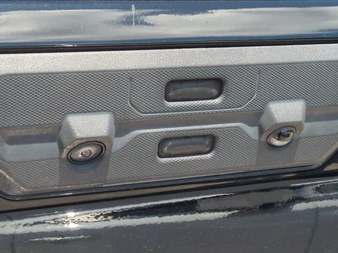Used 2024 Chevrolet Silverado 1500 High Country w/ High Country Premium Package AWD/4WD image 15