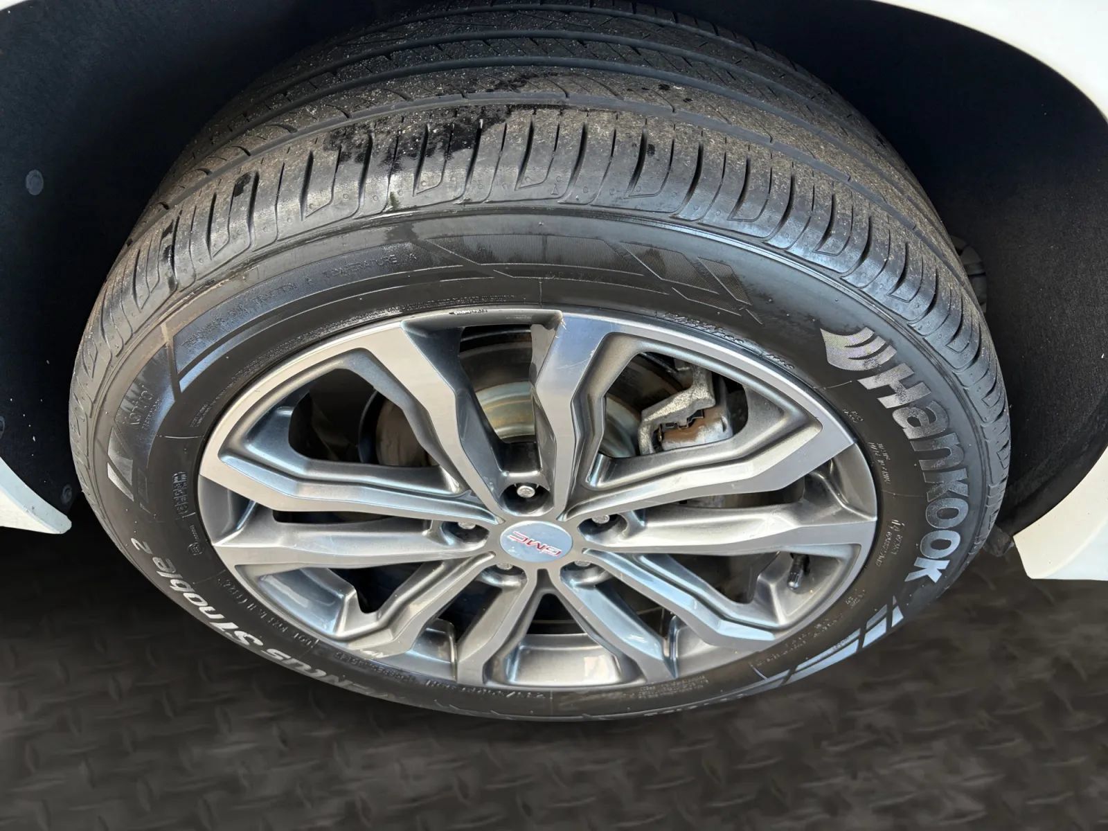 Used 2020 GMC Terrain Denali w/ Denali Premium Package AWD/4WD image 41