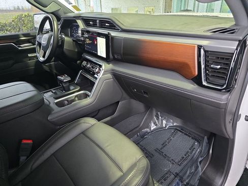 Certified 2025 GMC Sierra 1500 Denali image 36