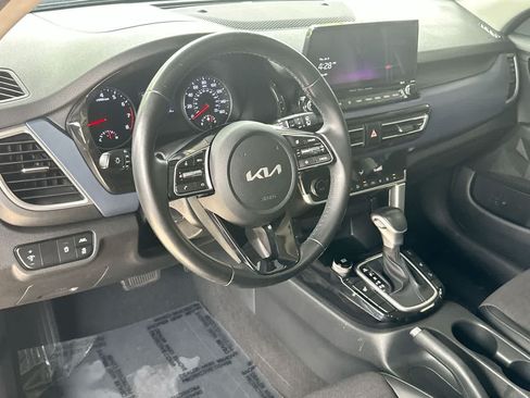 Used 2023 Kia Seltos S w/ Navigation Package AWD/4WD image 13