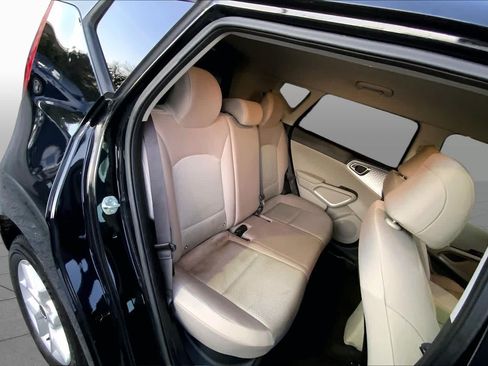 Used 2022 Kia Soul LX w/ Technology Package FWD image 19
