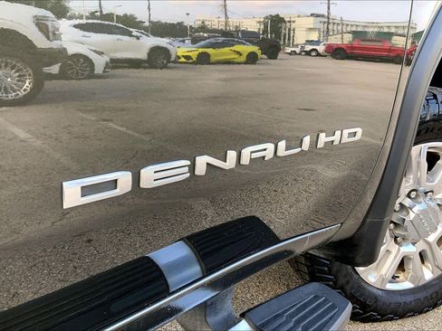 Used 2022 GMC Sierra 3500 Denali w/ Technology Package AWD/4WD image 10