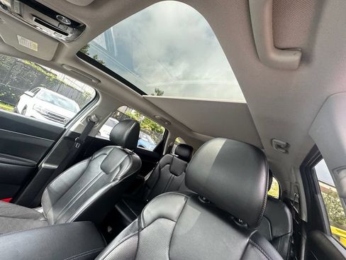Used 2024 Kia Sorento S w/ Panoramic Sunroof Package AWD/4WD image 12