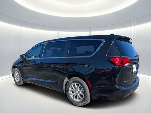 New 2026 Chrysler Voyager LX FWD image 5