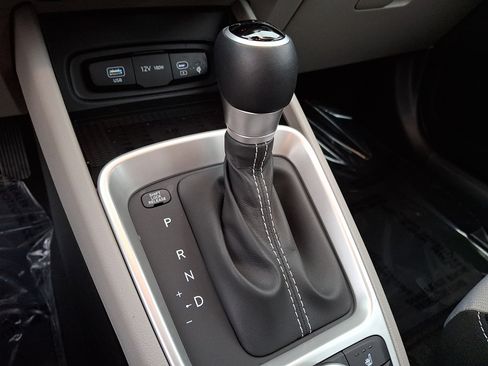 Used 2026 Hyundai Venue SEL FWD image 16