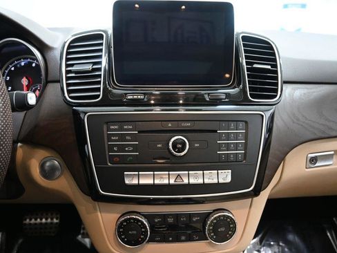Used 2019 Mercedes-Benz GLE 400 4MATIC w/ Premium 1 Package image 24