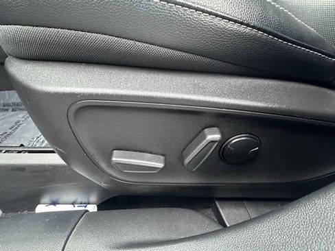 Used 2022 Ford Escape SEL image 11