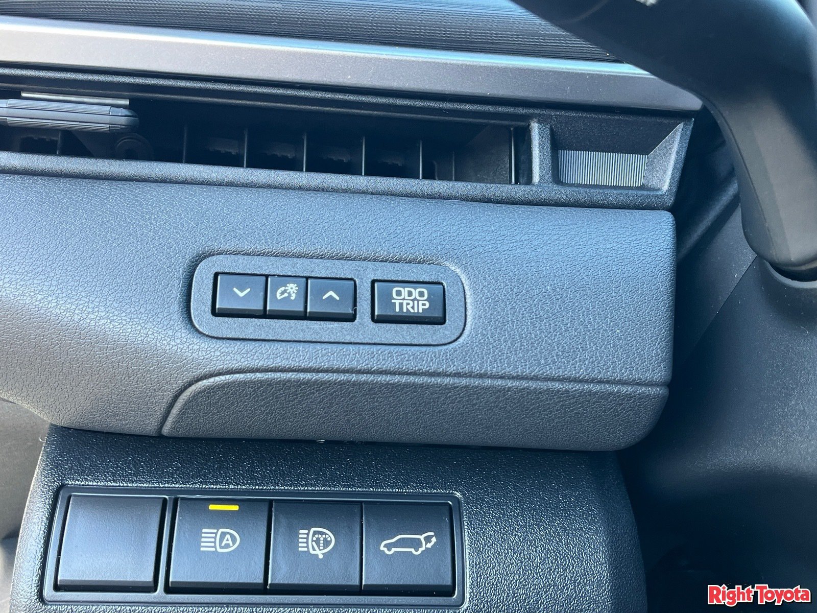 Certified 2026 Toyota C-HR AWD/4WD image 30