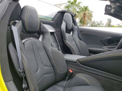 Used 2024 Chevrolet Corvette Stingray Premium Conv w/ Z51 Performance Package RWD image 29