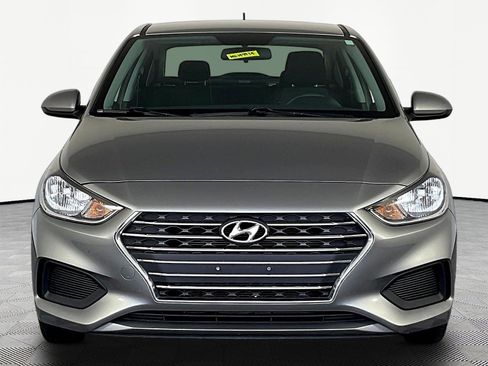 Used 2021 Hyundai Accent SE FWD image 2