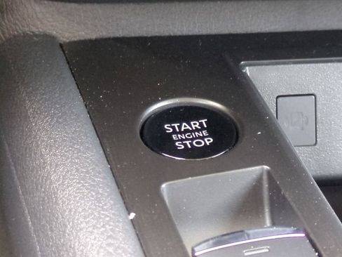 Used 2025 Nissan Kicks SV FWD image 32