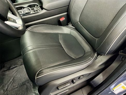 Used 2025 Honda Pilot Elite image 20