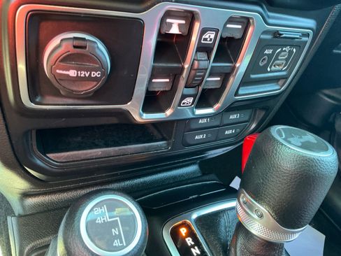 Used 2022 Jeep Wrangler Unlimited Sport image 31