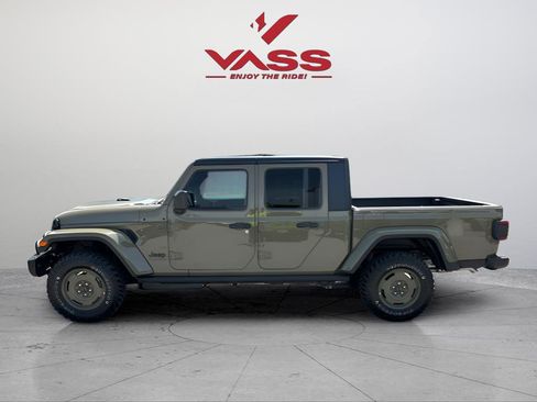 New 2026 Jeep Gladiator Willys AWD/4WD image 2