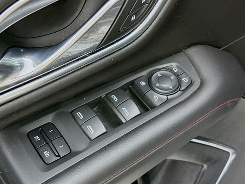 Used 2021 Chevrolet Tahoe RST w/ Luxury Package image 18