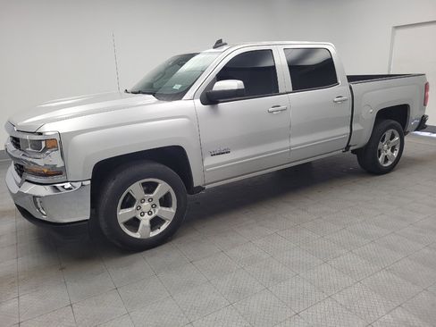 Used 2018 Chevrolet Silverado 1500 LT w/ Texas Edition RWD image 2