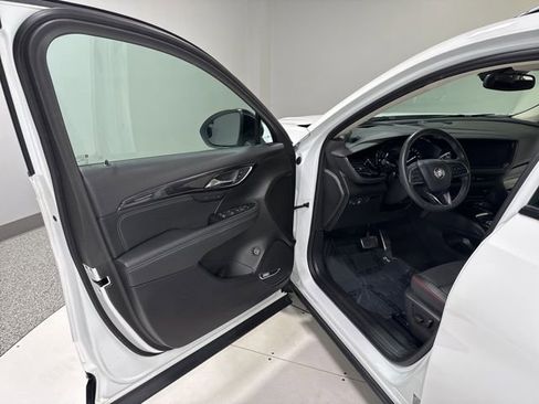 Used 2022 Buick Envision Essence w/ Technology Package I image 10