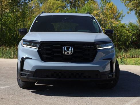 New 2025 Honda Pilot Black Edition image 2