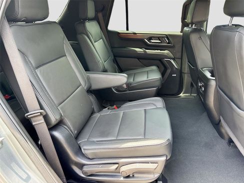 Used 2025 GMC Yukon Denali AWD/4WD image 29