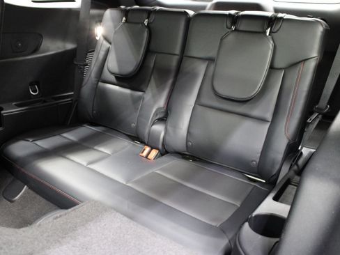 Used 2025 Ford Explorer ST AWD/4WD image 19