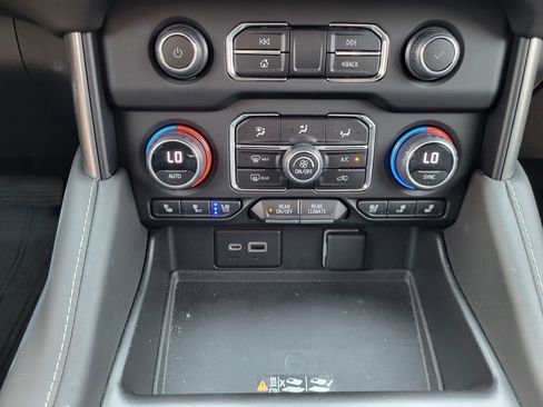 Used 2023 Chevrolet Tahoe Premier AWD/4WD image 20