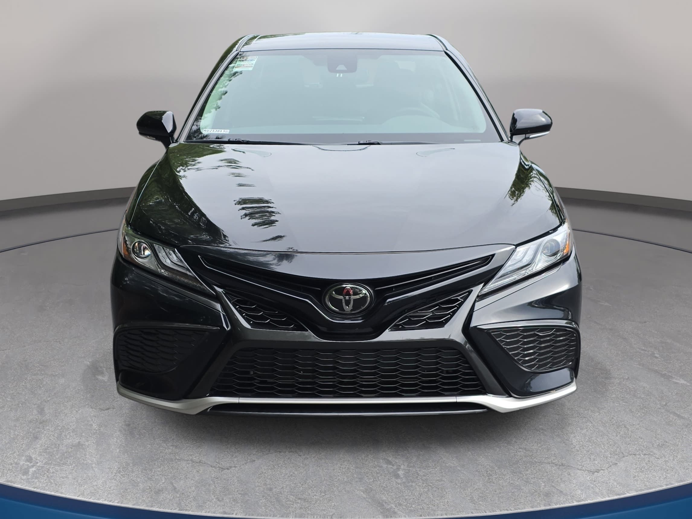 Used 2024 Toyota Camry XSE FWD image 2