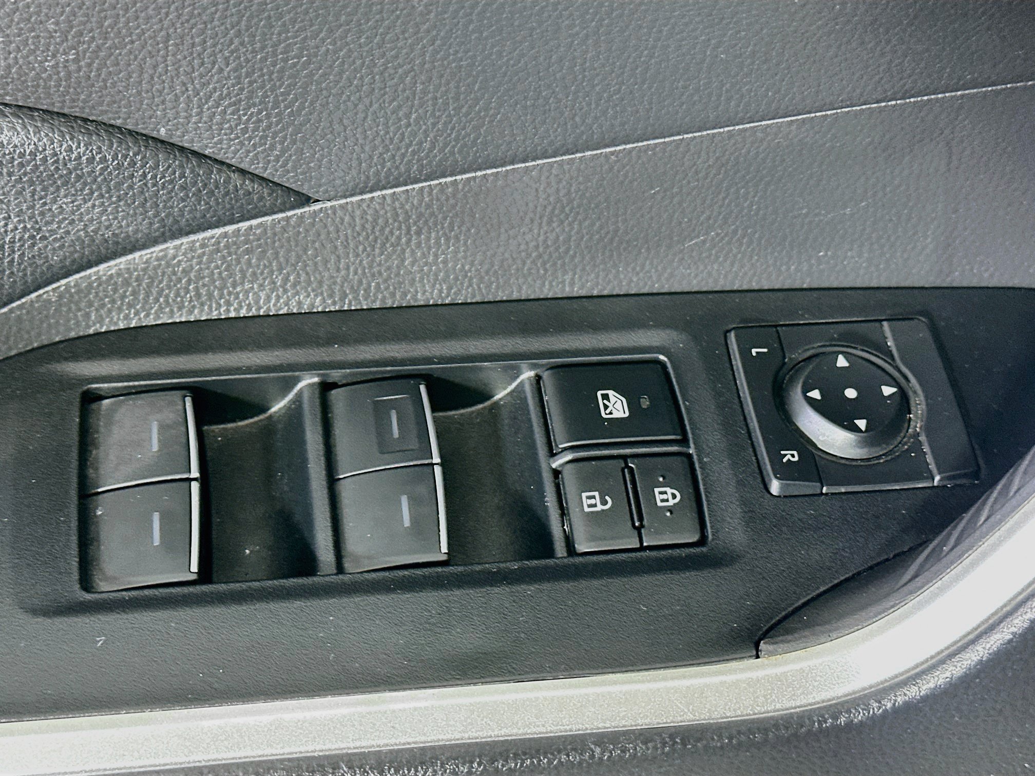 Used 2023 Toyota RAV4 XLE AWD/4WD image 15