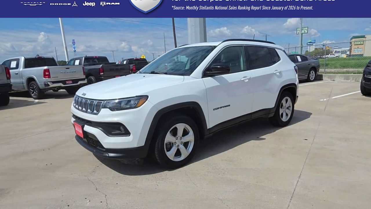 Used 2022 Jeep Compass Latitude w/ Sun and Sound Group FWD image 4