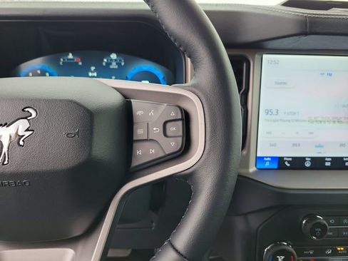 New 2025 Ford Bronco Outer Banks w/ Sasquatch Package image 24