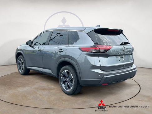 Used 2024 Nissan Rogue SV FWD image 5