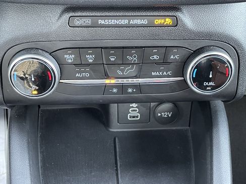 Used 2025 Ford Escape ST-Line w/ Equipment Group 301A image 25