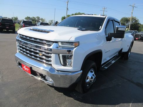 Used 2022 Chevrolet Silverado 3500 LTZ w/ LTZ Convenience Package AWD/4WD image 13