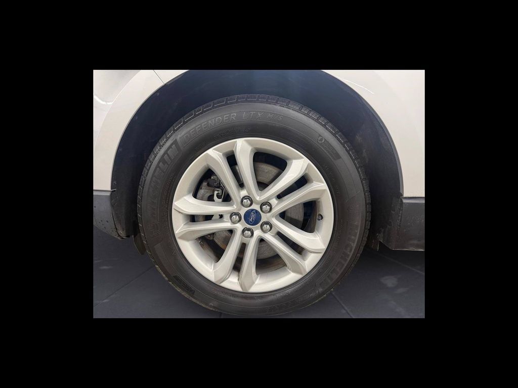 Used 2019 Ford Edge SEL w/ Equipment Group 201A AWD/4WD image 10