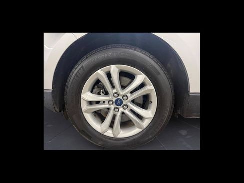 Used 2019 Ford Edge SEL w/ Equipment Group 201A AWD/4WD image 10