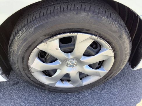 Used 2016 MAZDA MAZDA3 i Sport FWD image 25