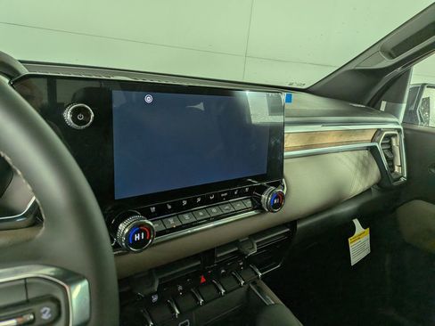 New 2026 GMC Canyon Denali image 21