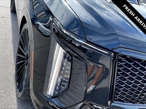 Used 2025 Cadillac Escalade Sport w/ Touring Package AWD/4WD image 33