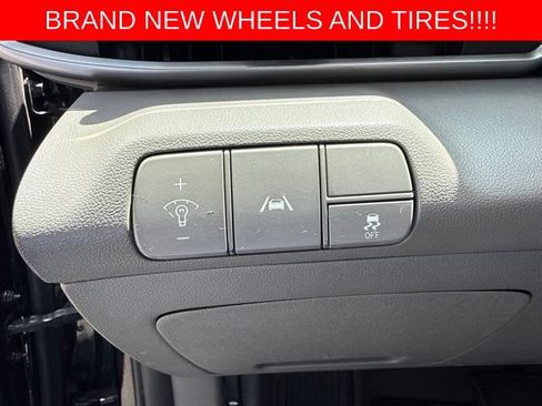 Used 2023 Hyundai Elantra SEL w/ Convenience Package FWD image 11