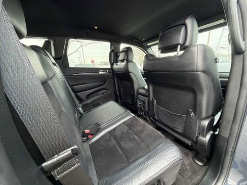 Used 2017 Jeep Grand Cherokee Altitude image 14