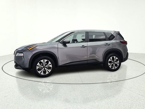 Used 2023 Nissan Rogue SV image 3