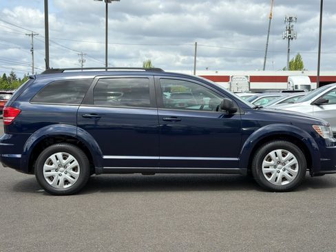 Used 2018 Dodge Journey SE FWD image 3