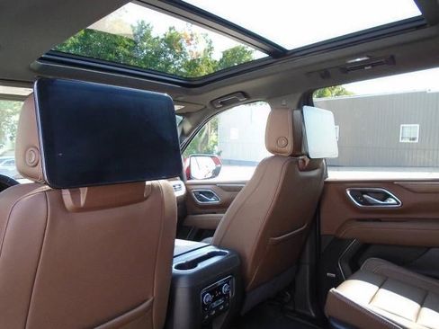 Certified 2024 Chevrolet Suburban High Country w/ Advanced Technology Package AWD/4WD image 23
