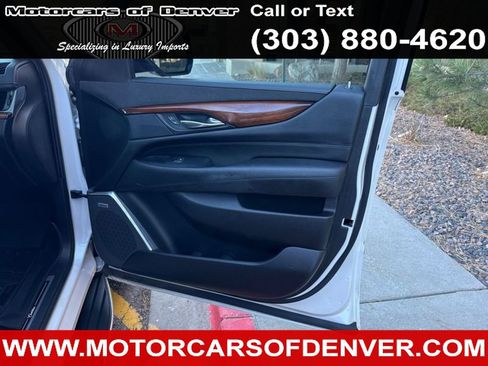 Used 2017 Cadillac Escalade Luxury image 26