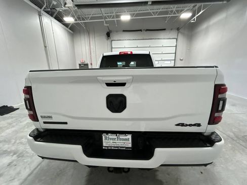 Used 2024 RAM 2500 Big Horn w/ Night Edition AWD/4WD image 7