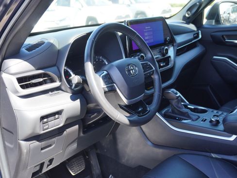 Used 2024 Toyota Highlander XSE AWD/4WD image 22
