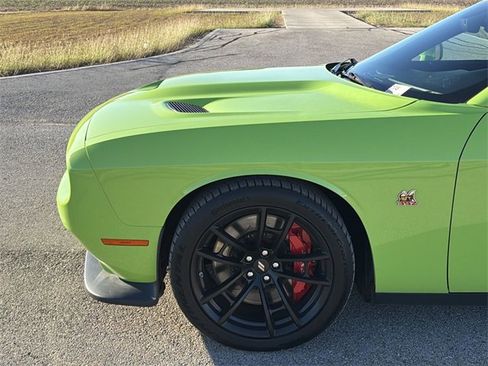 Used 2023 Dodge Challenger R/T Scat Pack w/ Plus Package image 32